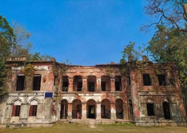 মাগুরার শ্রীপুর এ কবি কাজী কাদের নওয়াজ এর বাড়ি