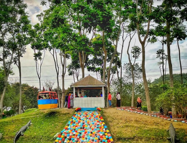 স্বপ্নবীথি পিকনিক স্পট, লোহাগড়া, নড়াইল